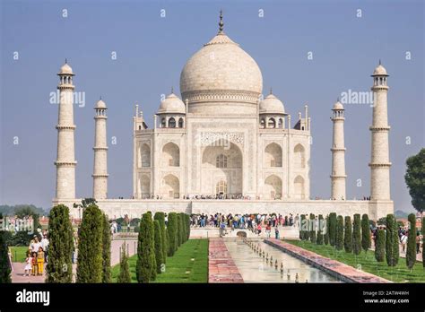  Il Mausoleo di Shah Jahan: Un Esempio Inaspettato di Architettura Moghul a Hyderabad!