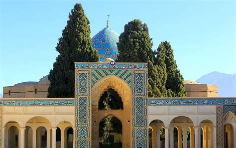  Il mausoleo di Shah Nematullah Vali: Un capolavoro architettonico e un santuario spirituale!